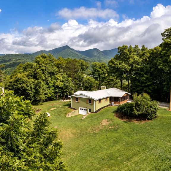 Deep Creek Mountain Retreat - Image 1